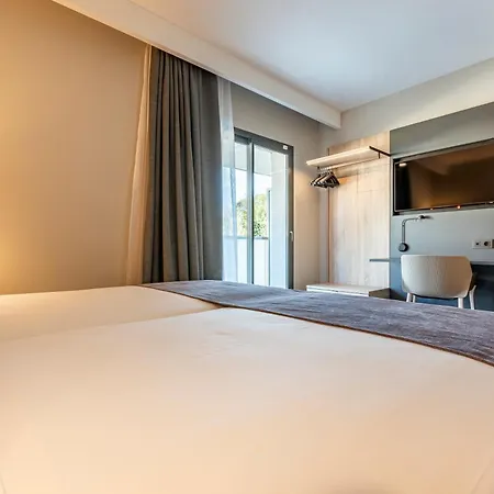 Astari Hotel 4*