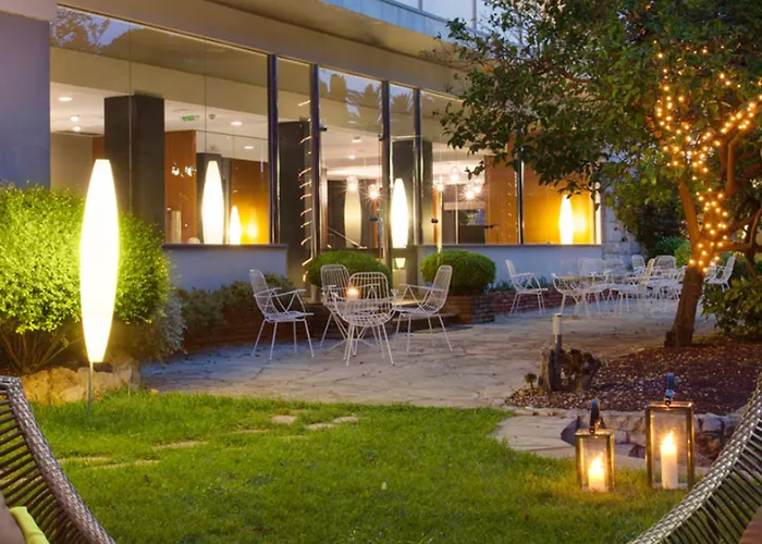 فندق Astari 4*
